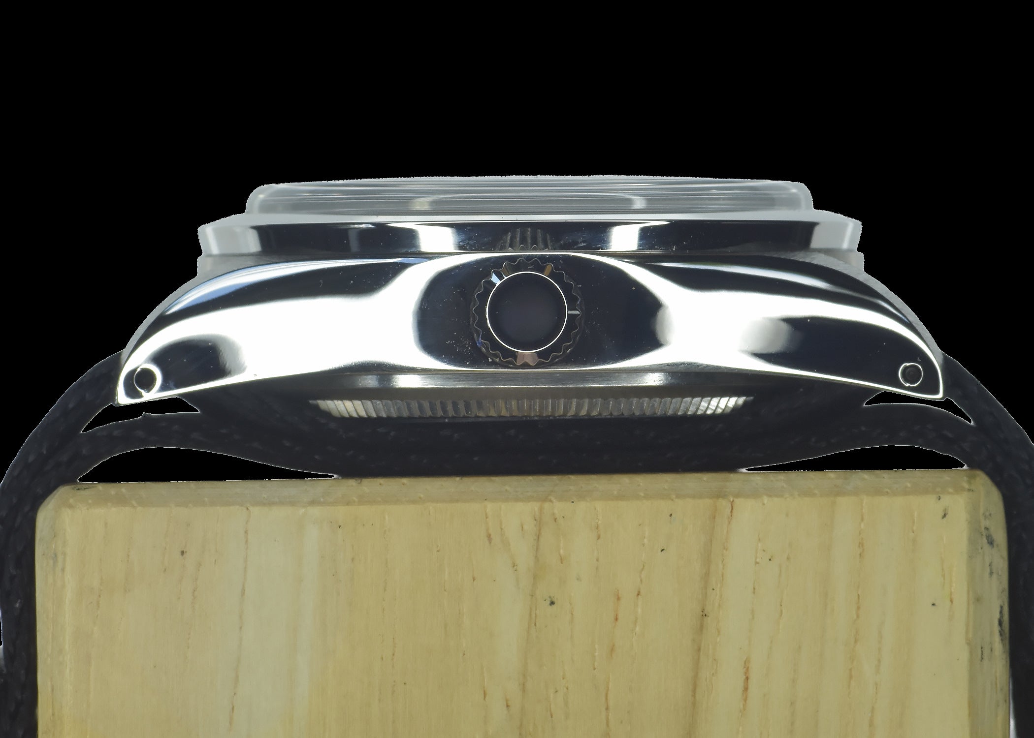 MWC Classic 1950s/1960s Pattern 25 Jewel Automatic "Adventurer" Watch with 200m Water Resistance and Retro Luminous Paint and Sapphire Crystal