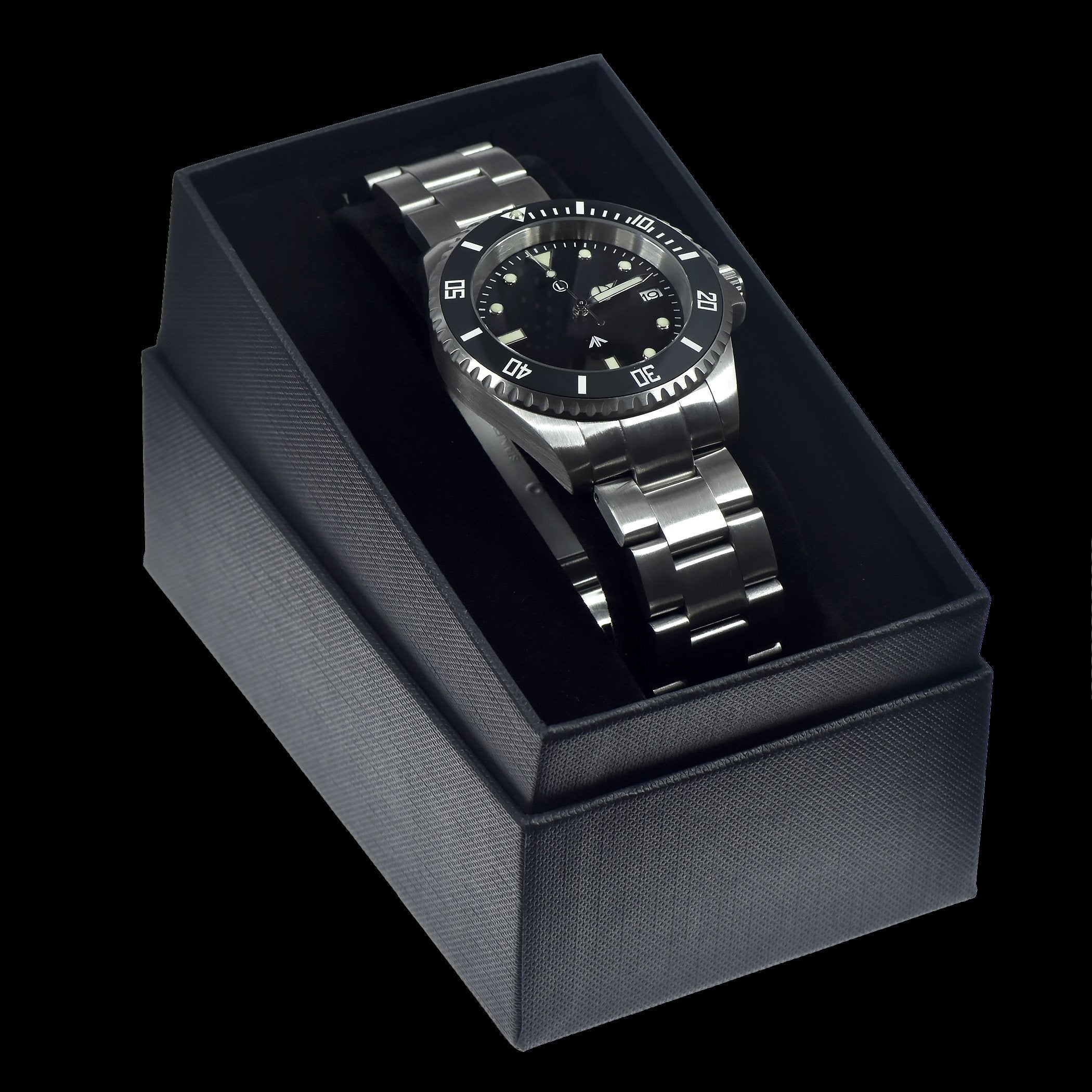 MWC 21 Jewel 300m Water Resistant Automatic Military Divers watch on Steel Bracelet with Sapphire Crystal and Ceramic Bezel