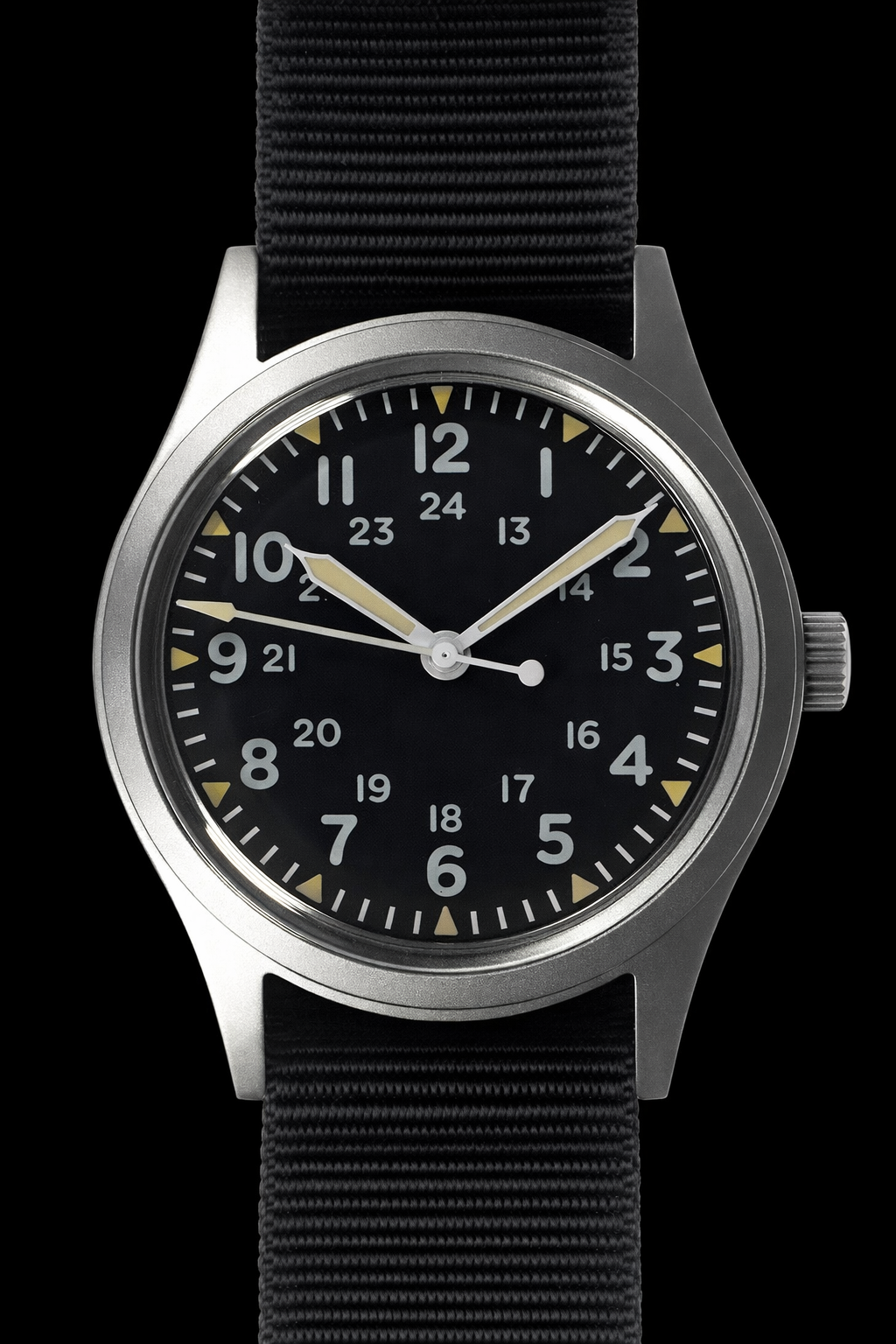 GG-W-113 U.S 1960s Pattern Handwound Military Watch with Plexiglass Crystal and Mechanical Movement